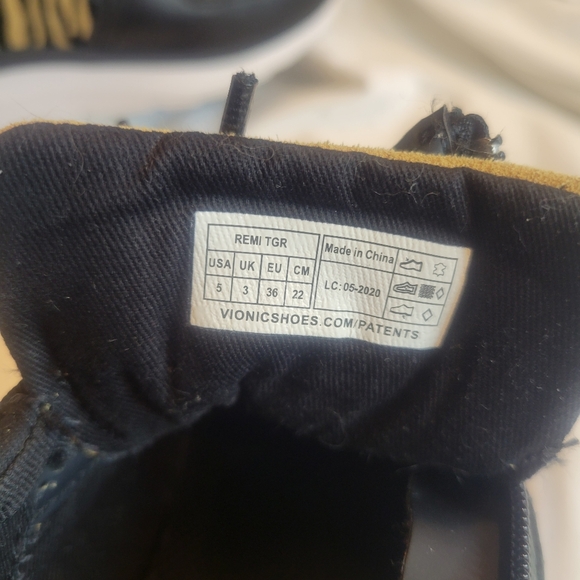 Vionic like new sneakers zip zebra print super comfy - Picture 3 of 8